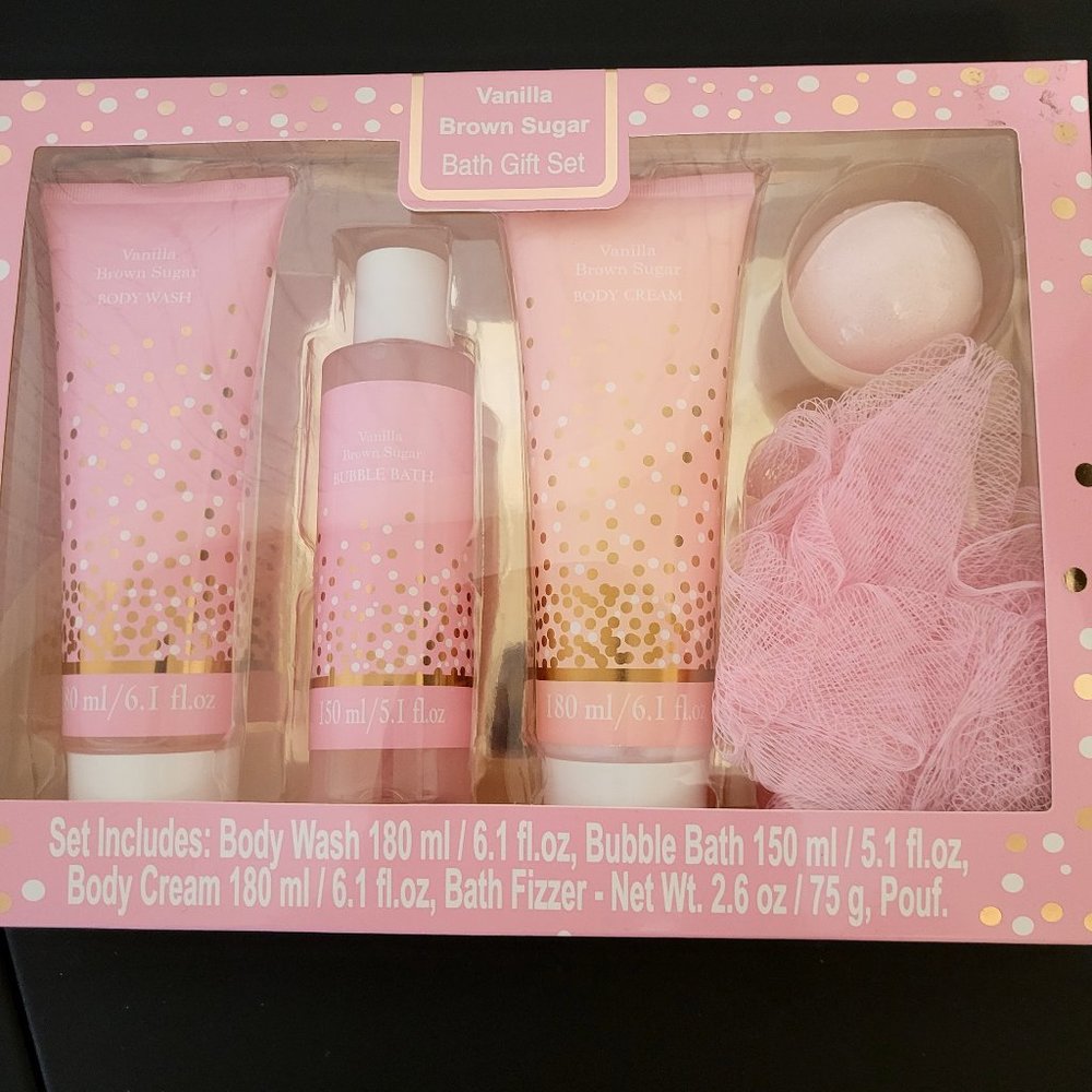 Vanilla Brown Sugar 5 Piece Set Body Wash Bubble Bath Body Cream Fizzer & Pouf